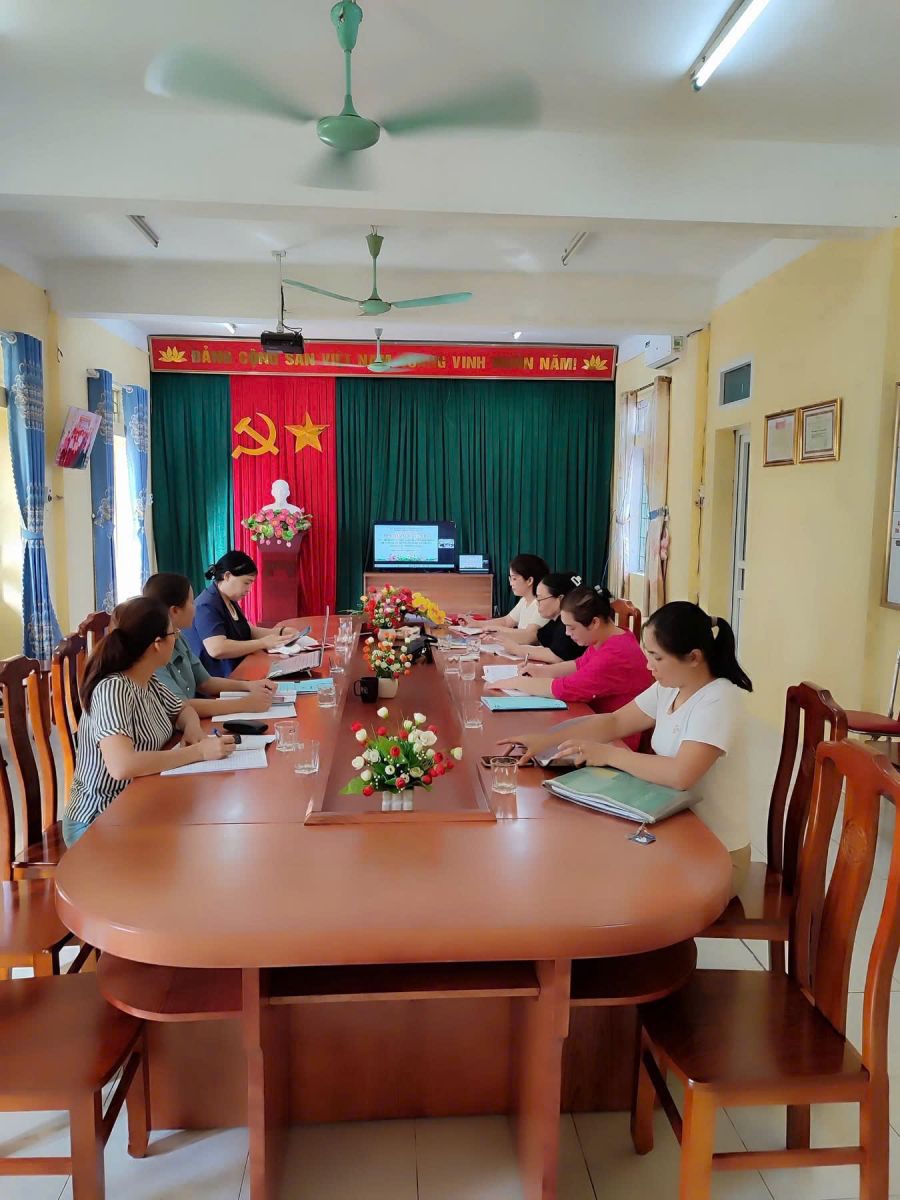 <a href='https://c0lehongphongtp.hungyen.edu.vn/tin-tuc/can-bo-giao-vien-nhan-vien-truong-mn-le-hong-phong-du-hoi-thao-chuyen-de-giai-phap-khac-phu-tinh-trang-phat-am-va-viet-chinh-ta-nham-lan-l-n.html'>Cán bộ, giáo viên, nhân viên trường MN Lê Hồng Phong dự Hội thảo chuyên đề giải pháp khắc phụ tình trạng phát âm và viết chính tả nhầm lẫn L-N</a>