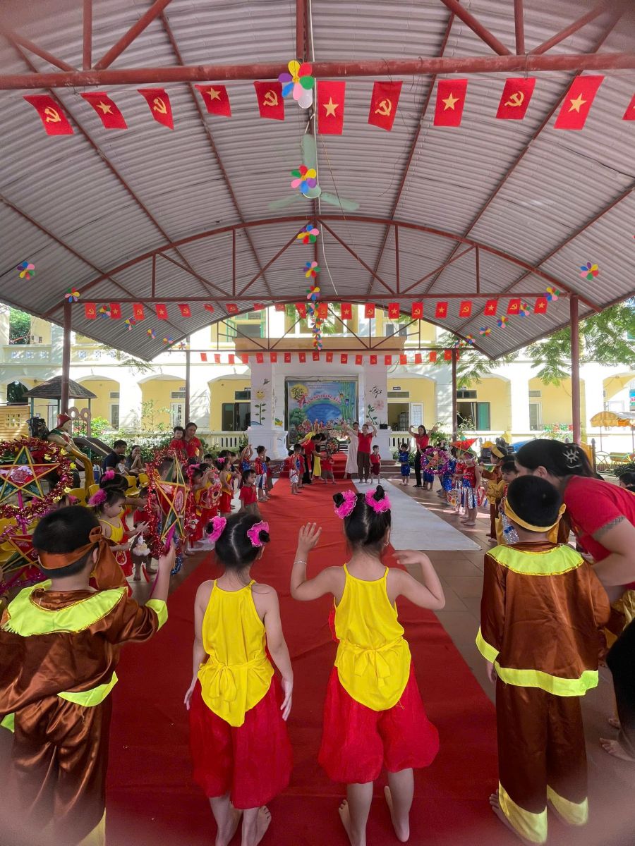 <a href='https://c0lehongphongtp.hungyen.edu.vn/tin-tuc/truong-mam-non-le-hong-phong-tung-bung-to-chuc-tet-trung-thu-2025-cho-cac-be.html'>TRƯỜNG MẦM NON LÊ HỒNG PHONG TƯNG BỪNG TỔ CHỨC “TẾT TRUNG THU 2025” CHO CÁC BÉ</a>