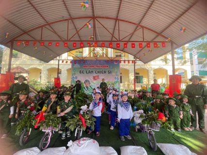 HOẠT ĐỘNG TRẢI NGHIỆM CHÀO MỪNG NGÀY 22/12 - NGÀY THÀNH LẬP QUÂN ĐỘI NHÂN DÂN VIỆT NAM CỦA TRƯỜNG MẦM NON LÊ HỒNG PHONG